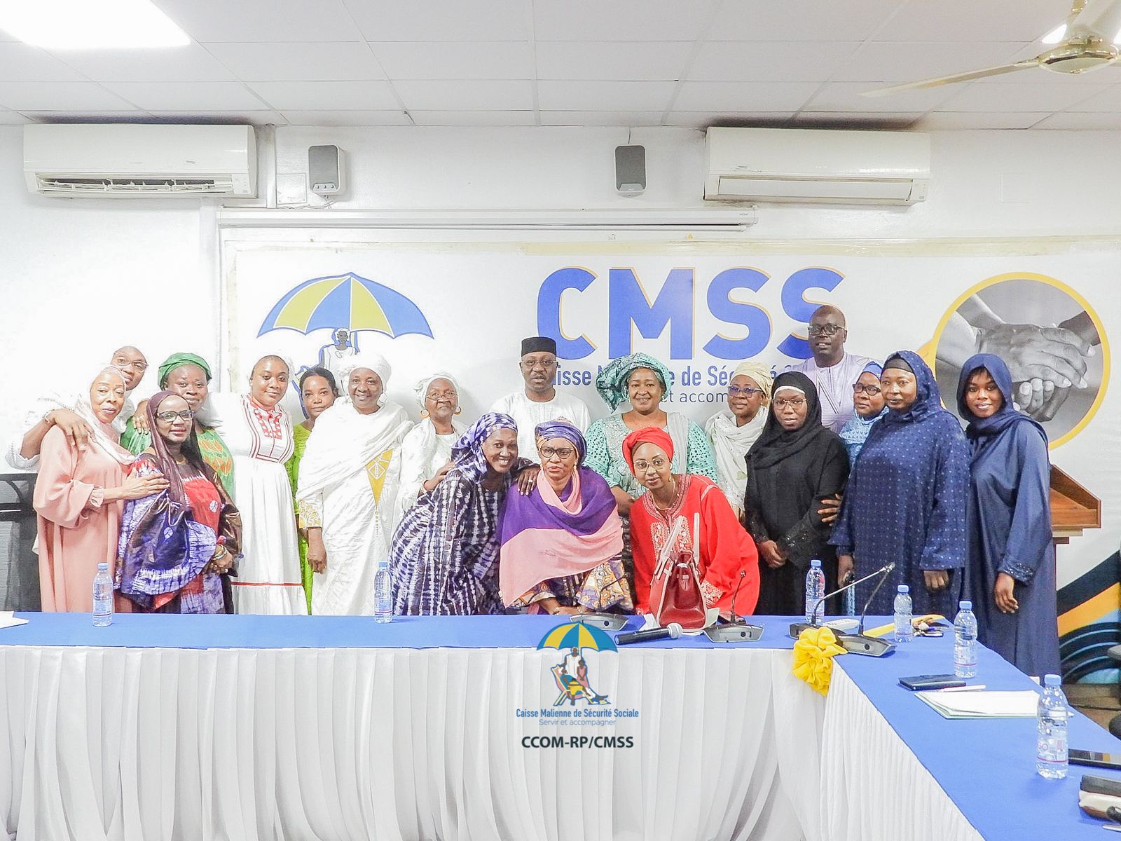 Passation de témoin à l’Amicale des Femmes de la CMSS: Le Directeur Général exhorte le bureau entrant à suivre la voie tracée par ses prédécesseurs, soulignant que leurs engagements et leurs progrès constituent un socle solide pour l’avenir.